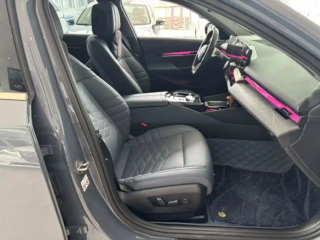 BMW i5 2024 2024 eDrive 35L Premium Model M Sport Package
