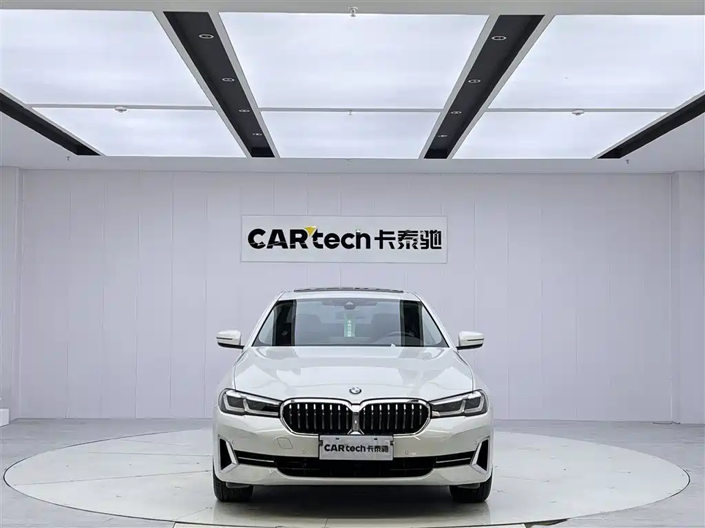 BMW 5 Series 2022 530Li Leading Luxury Package фото 3