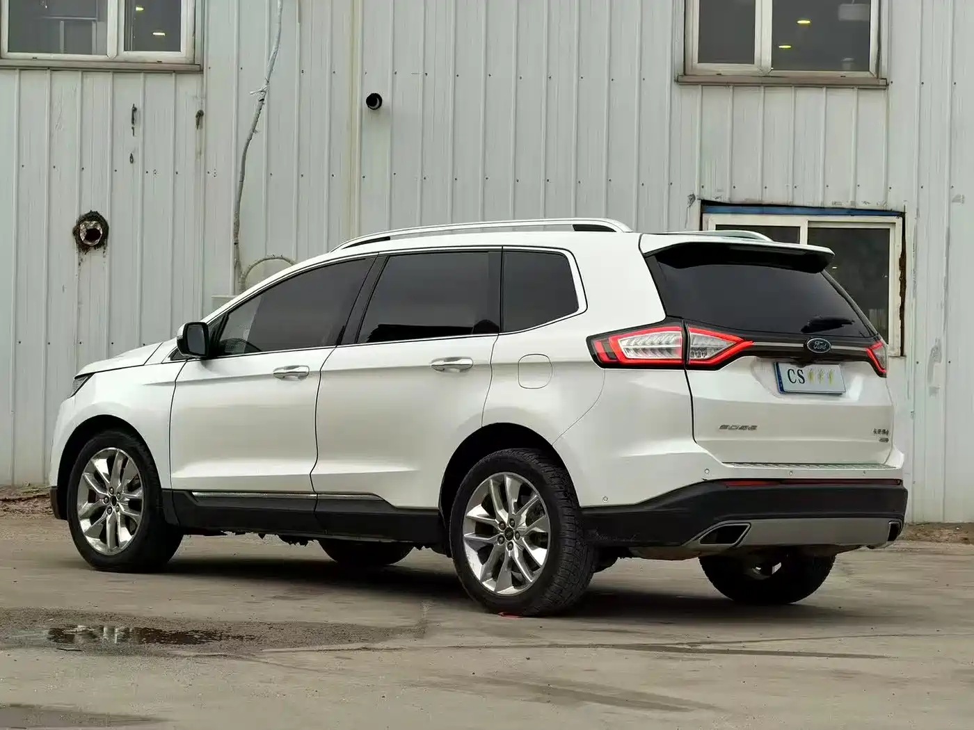 Фото 9 - Ford Edge