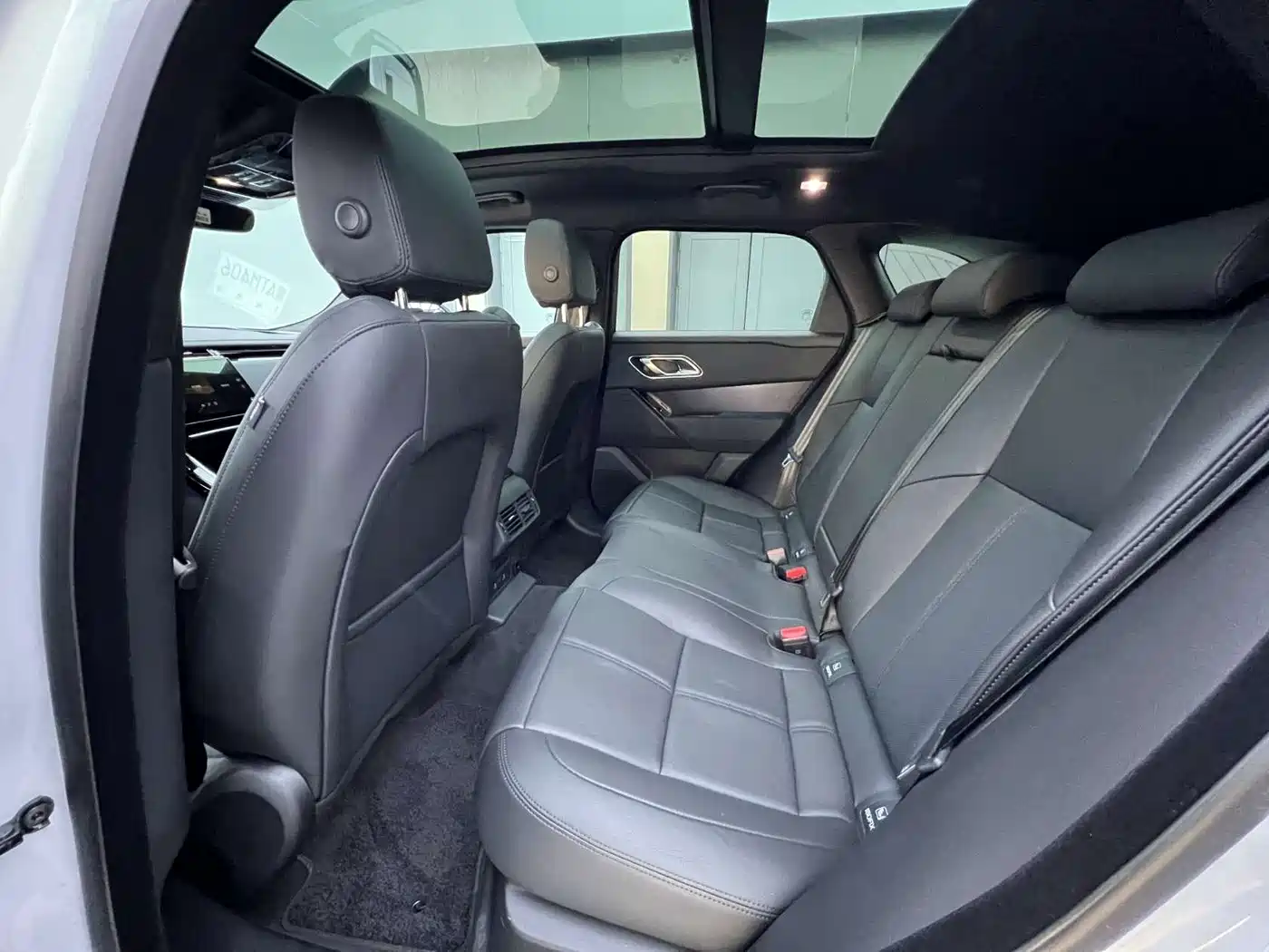 Land Rover Range Rover Velar 2026 Model 250PS Dynamic SE фото 6