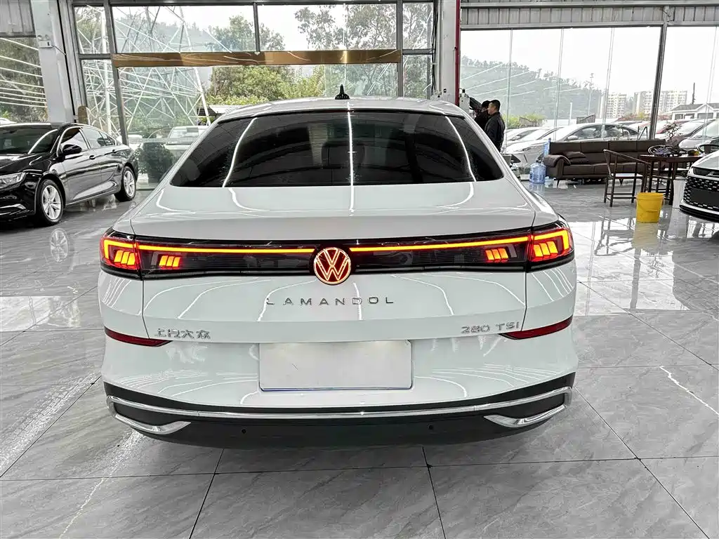 VOLKSWAGEN LINGDU