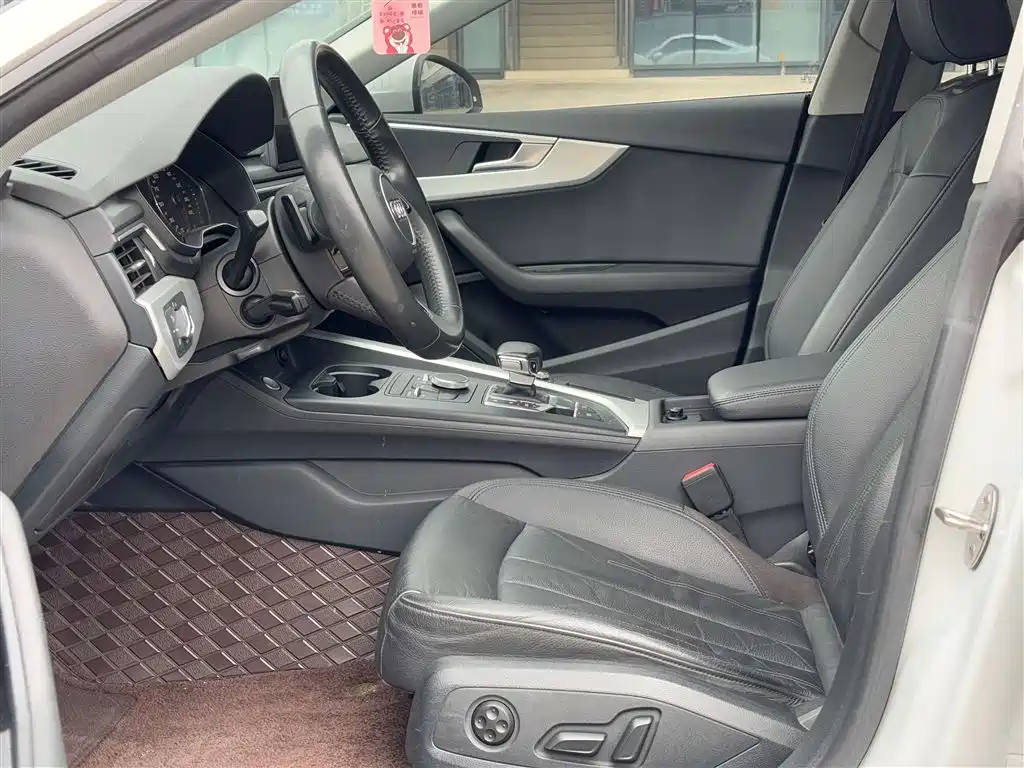 Audi A5 (Import) 2019 Sportback 40 TFSI Fashion фото 30