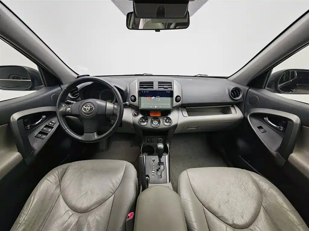 Photo 5 - Toyota RAV4 Rongfang