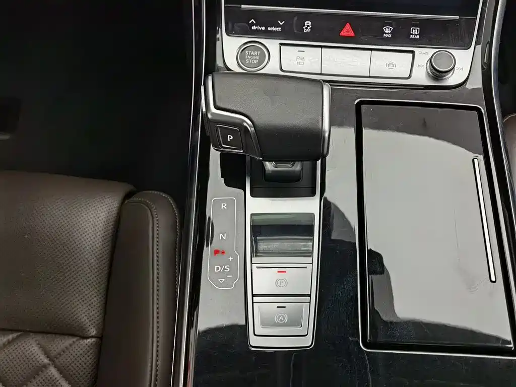 Audi A8 2022 A8L 50 TFSI quattro Comfort Collector's Edition фото 13