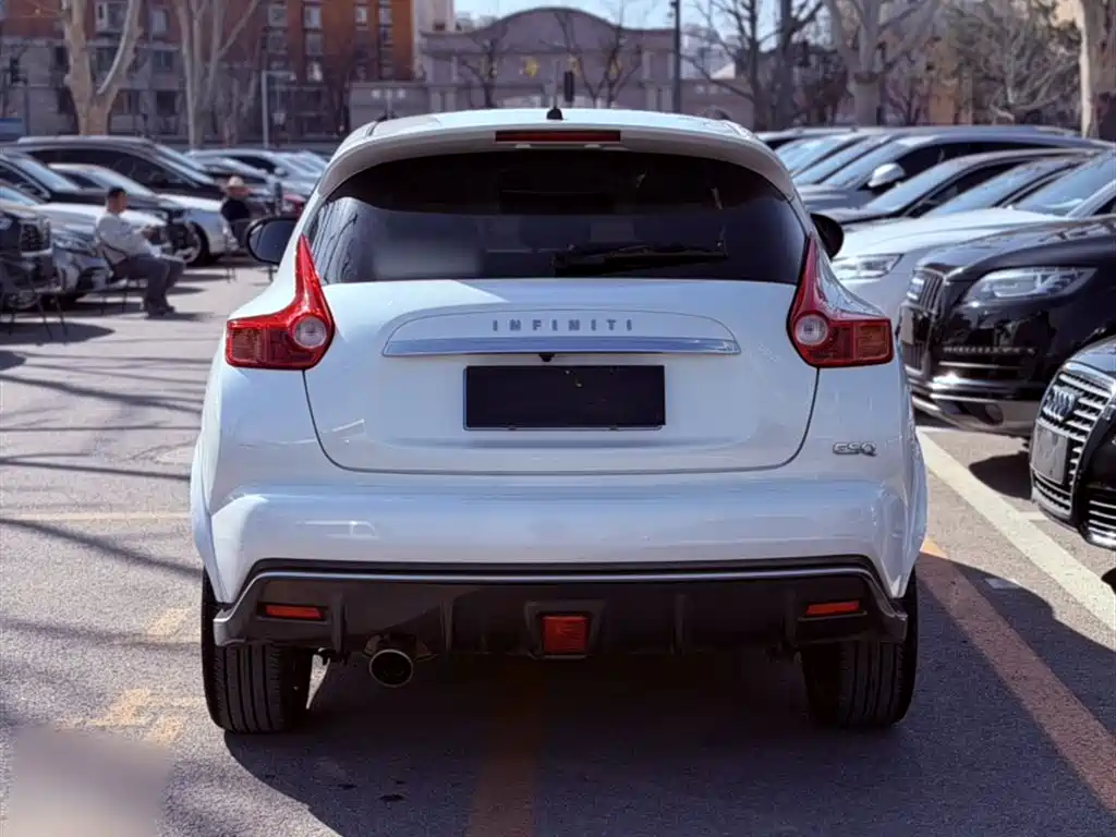 INFINITI ESQ