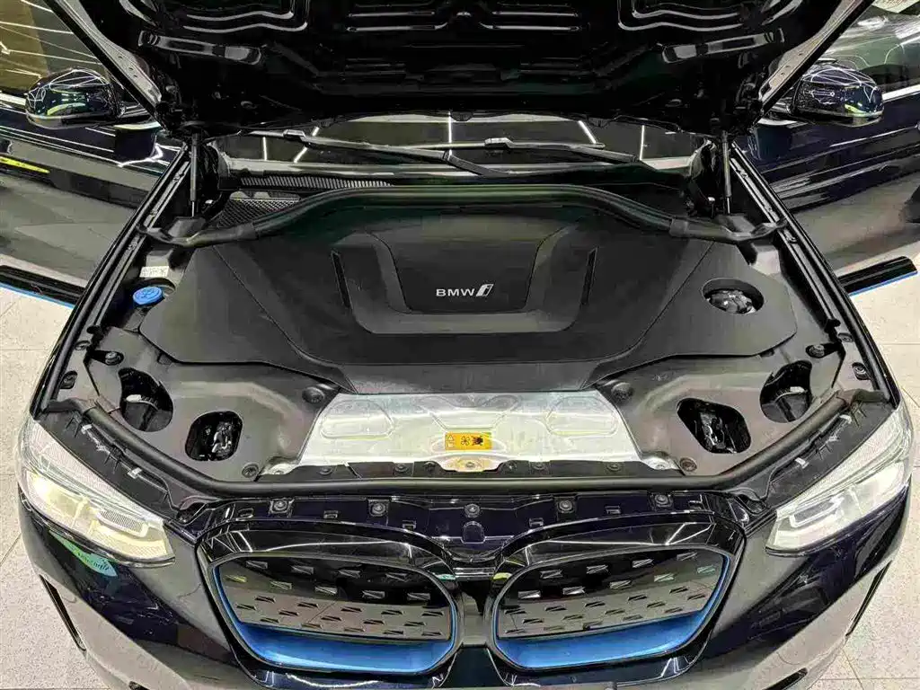 Фото 29 - BMW iX3