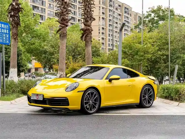 PORSCHE 911