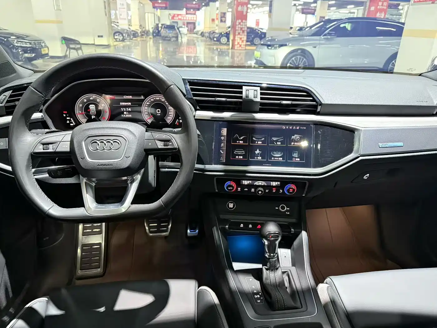 AUDI Q3