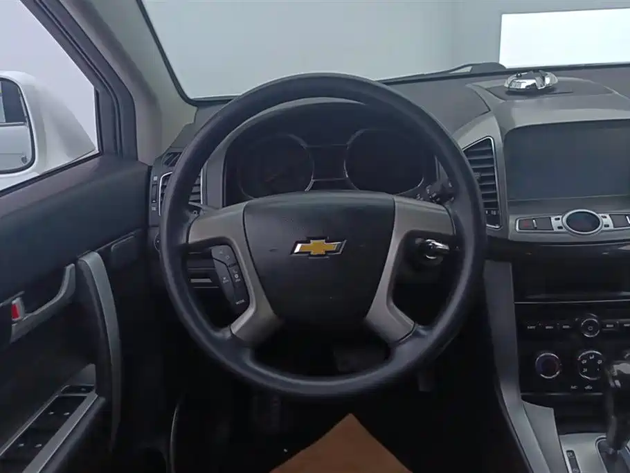 Chevrolet Captiva 2015 2.4L 2WD Urban Edition 7-seater фото 15
