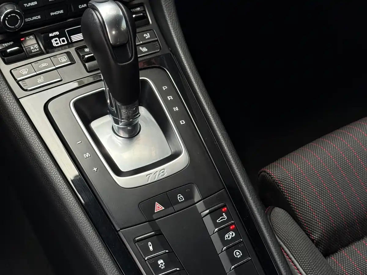 Porsche 718 2018 Cayman 2.0T фото 17