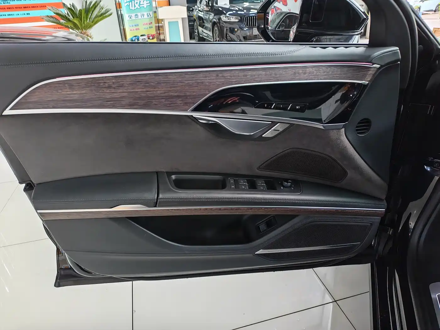 Audi A8 2019 Plus A8L 55 TFSI quattro Luxury фото 5