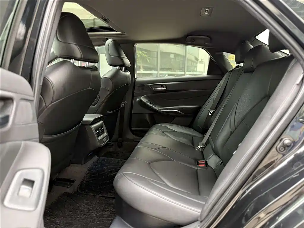 Toyota Avalon 2022 Hybrid 2.5L Luxury Edition фото 23