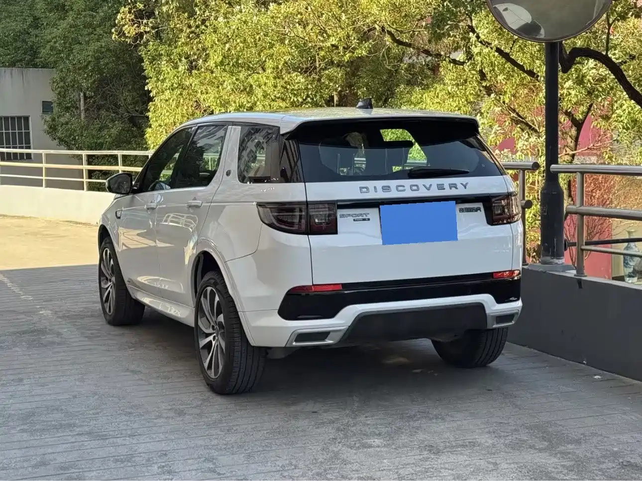 Land Rover Discovery Sport 2020 249PS R-Dynamic Performance фото 3