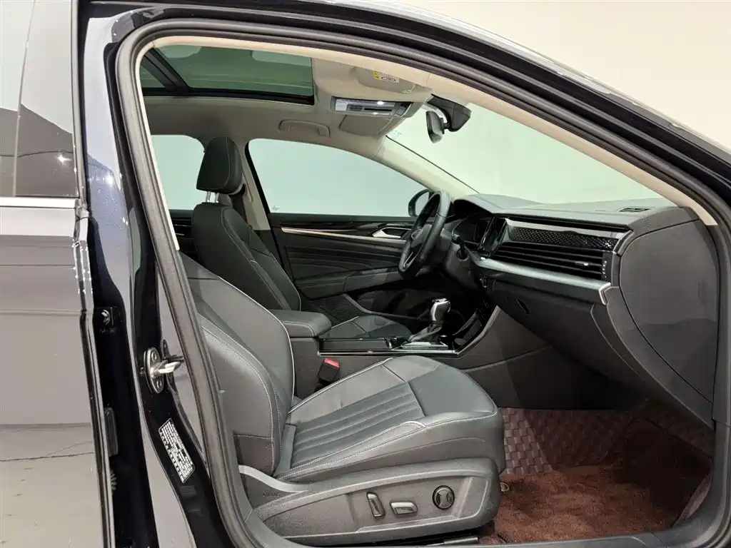 Volkswagen Passat 2023 Facelift 330TSI Elite Edition фото 19