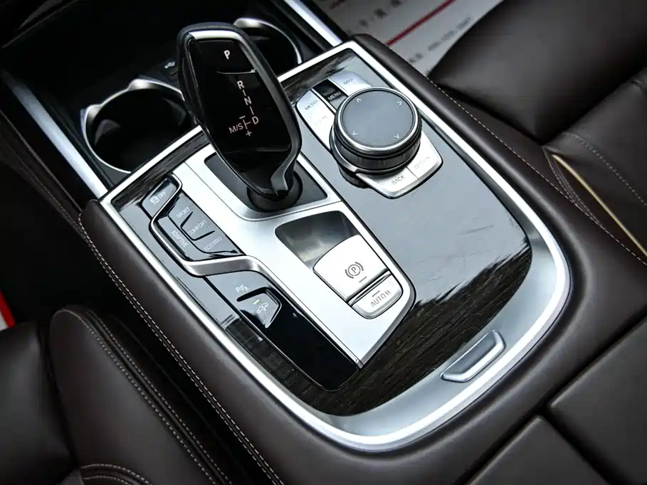 BMW 7 SERIES