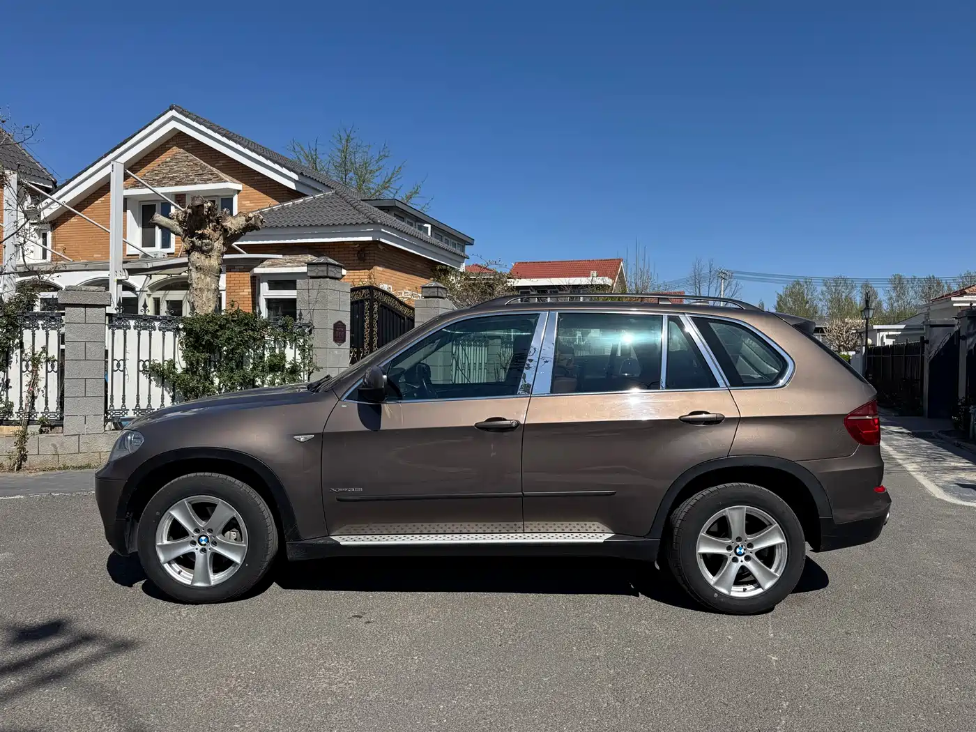 BMW X5 (Import) 2011 xDrive35i Leading Edition фото 4