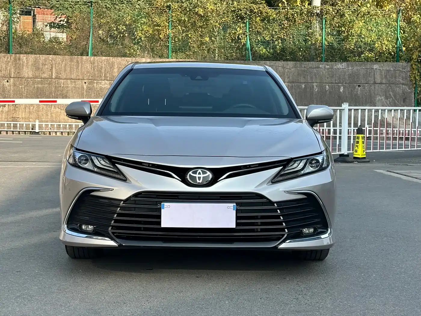 Toyota Camry 2021 2.0G Luxury Edition фото 2