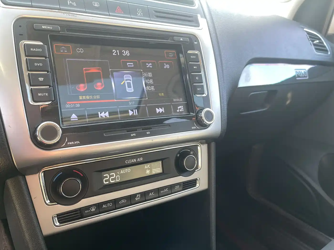 Volkswagen Polo 2016 1.6L Cross Polo Automatic фото 12