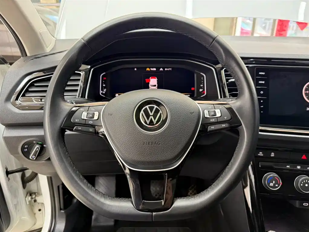Volkswagen T-ROC 2022 280TSI DSG 2WD Comfort PLUS фото 13