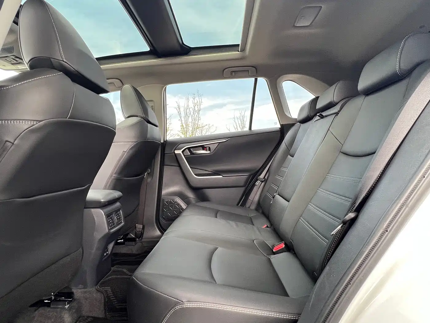 Toyota RAV4 Rongfang 2023 2.0L CVT FWD Style Plus Edition фото 14
