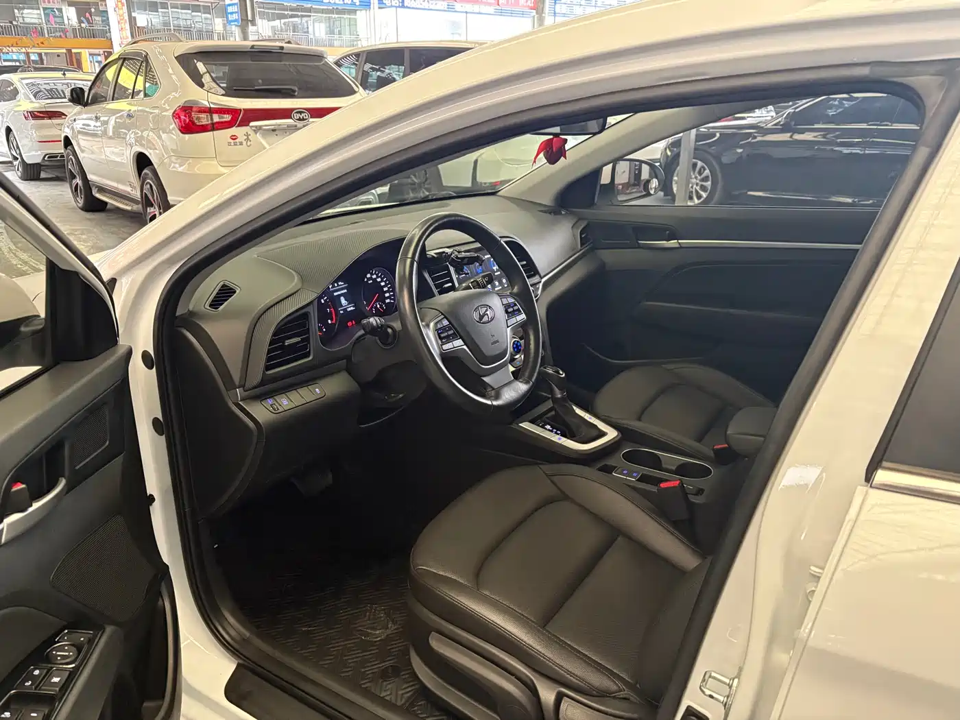 Hyundai Elantra 2020 1.5L CVT Smart Style·Elite фото 7