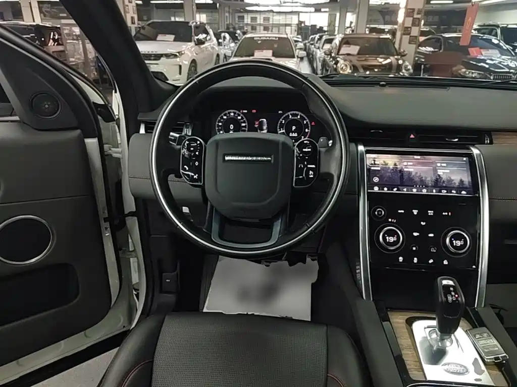 Фото 11 - Land Rover Discovery Sport