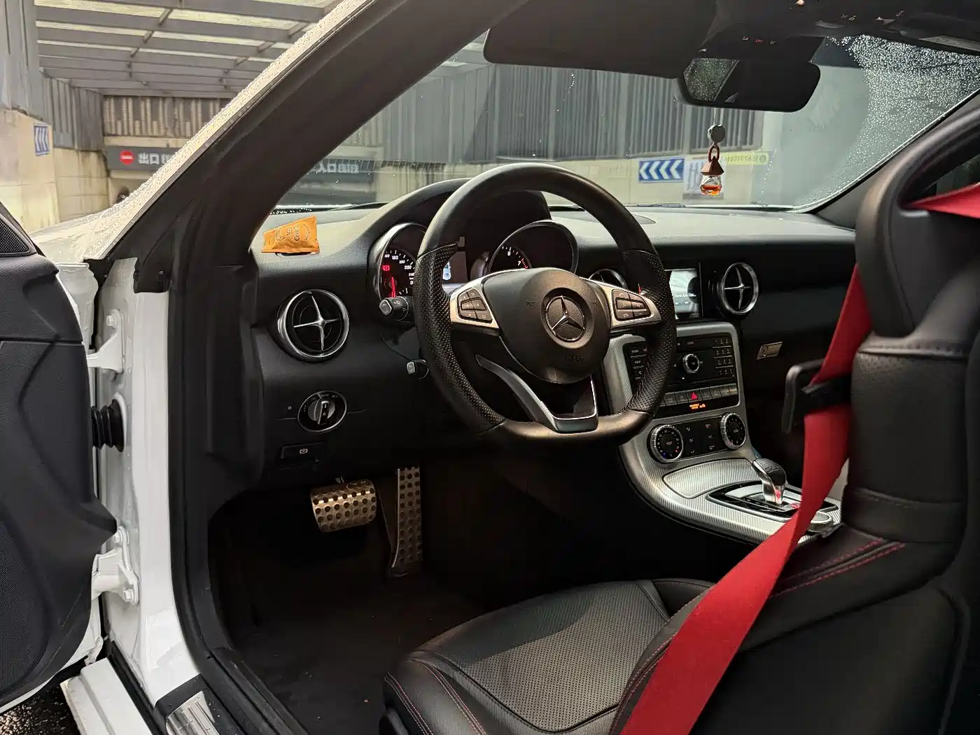 Mercedes-Benz SLC 2016 SLC 300 Luxury Sport фото 7