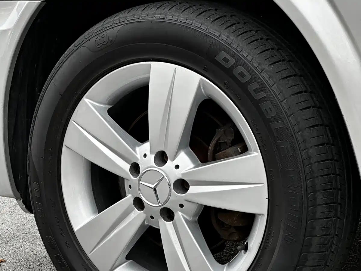 Mercedes-Benz Viano 2012 2.5L Navigation Edition фото 15