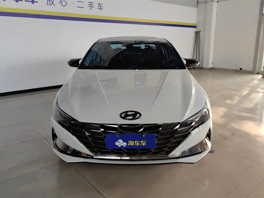 HYUNDAI ELANTRA