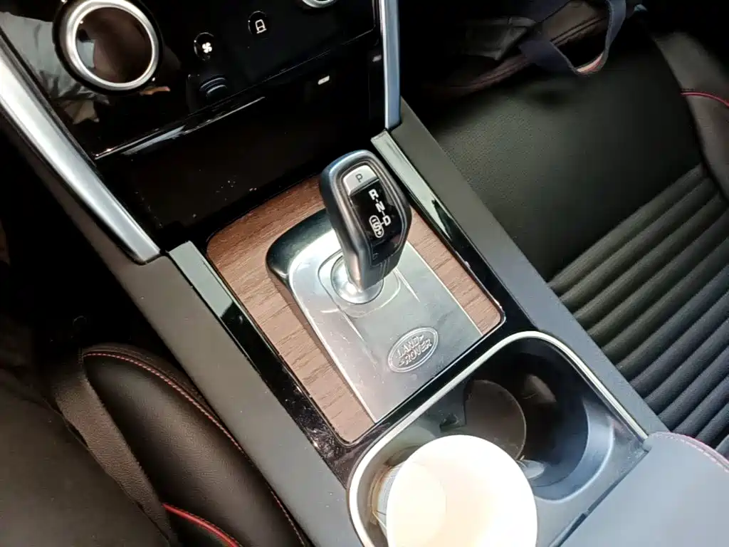 صورة 14 - Land Rover Discovery Sport PHEV