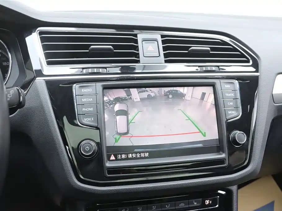 Volkswagen Tiguan L 2018 330TSI Automatic 2WD Luxury Edition фото 9