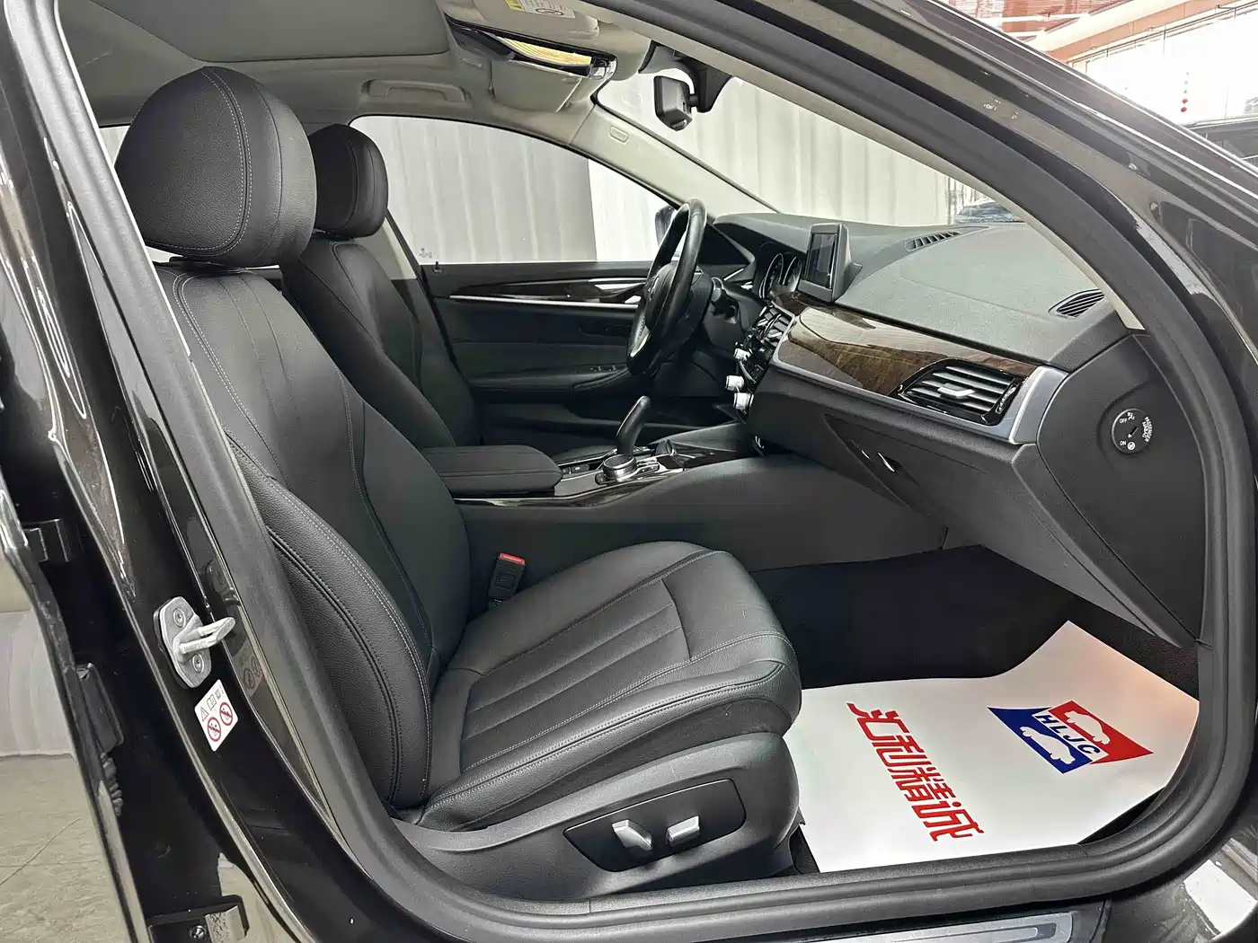BMW 5 Series 2018 528Li Launch Special Edition фото 19