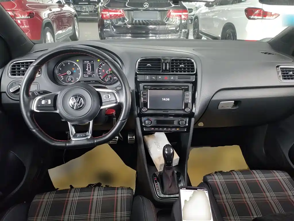 Volkswagen Polo 2015 Model 1.4TSI GTI фото 10