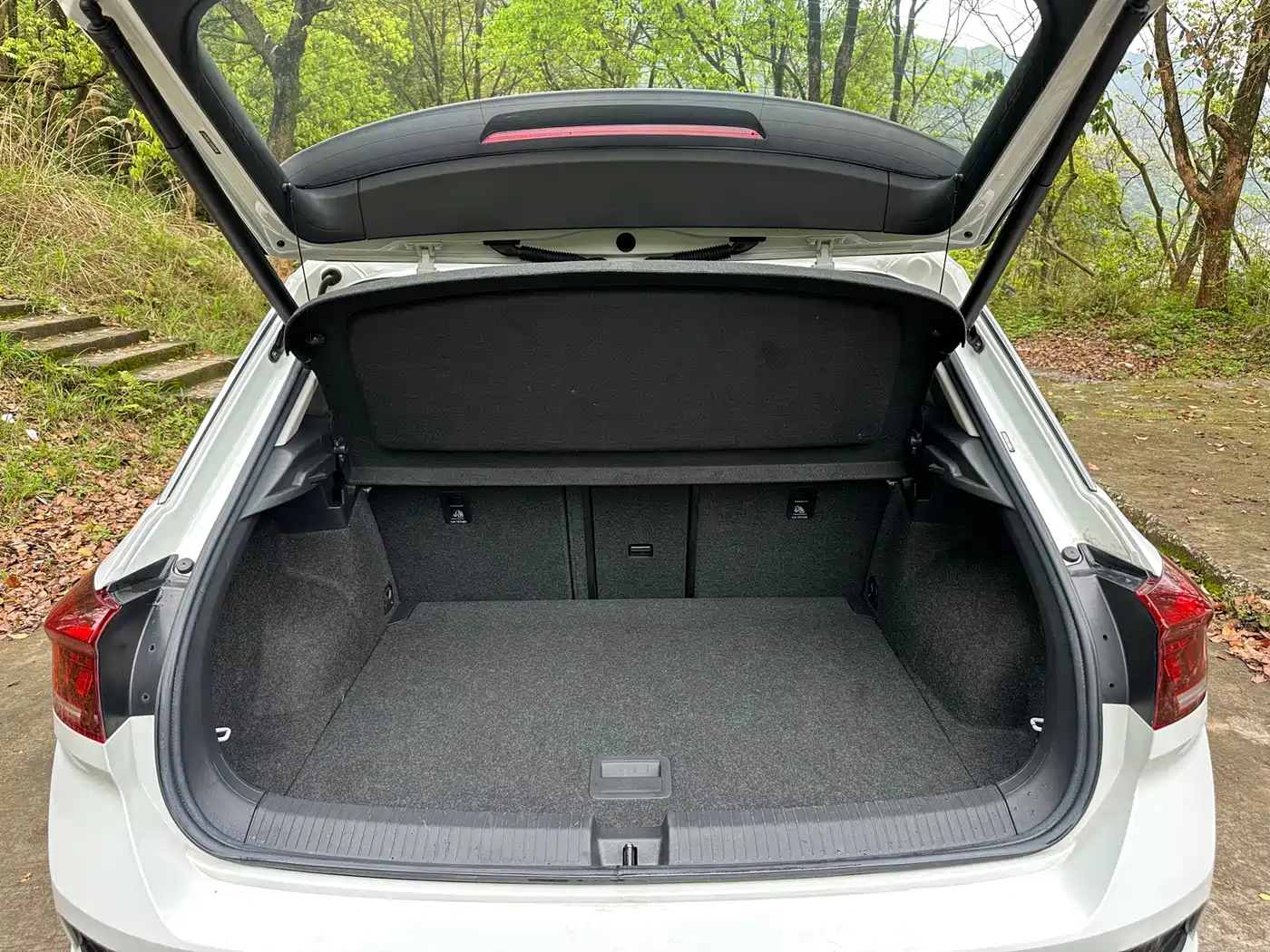 Volkswagen T-ROC 2019 280TSI DSG 2WD Luxury Type China VI фото 6