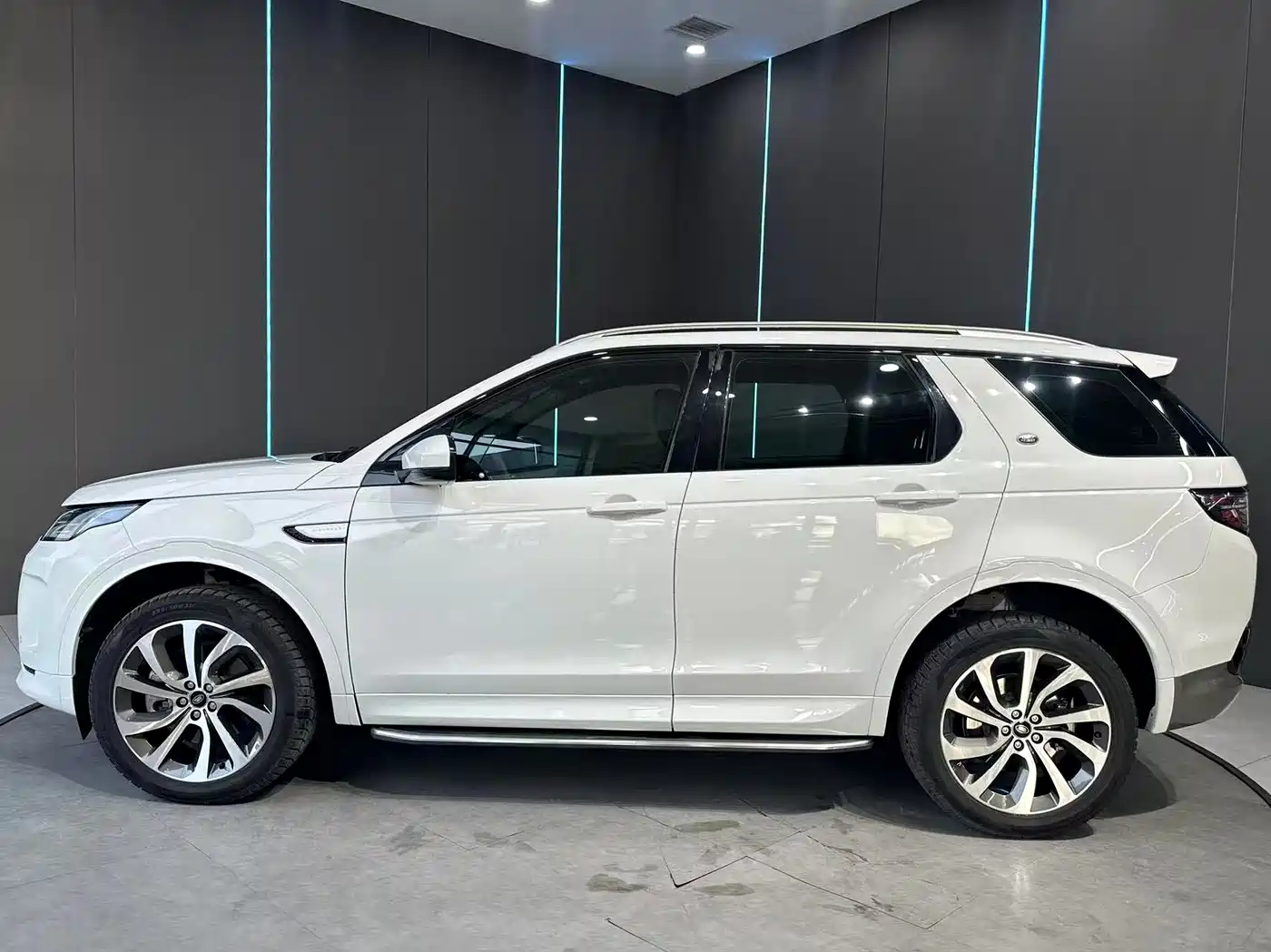 LAND ROVER DISCOVER SPORTS