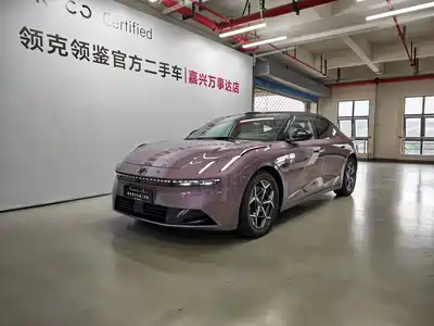 Lynk & Co 10