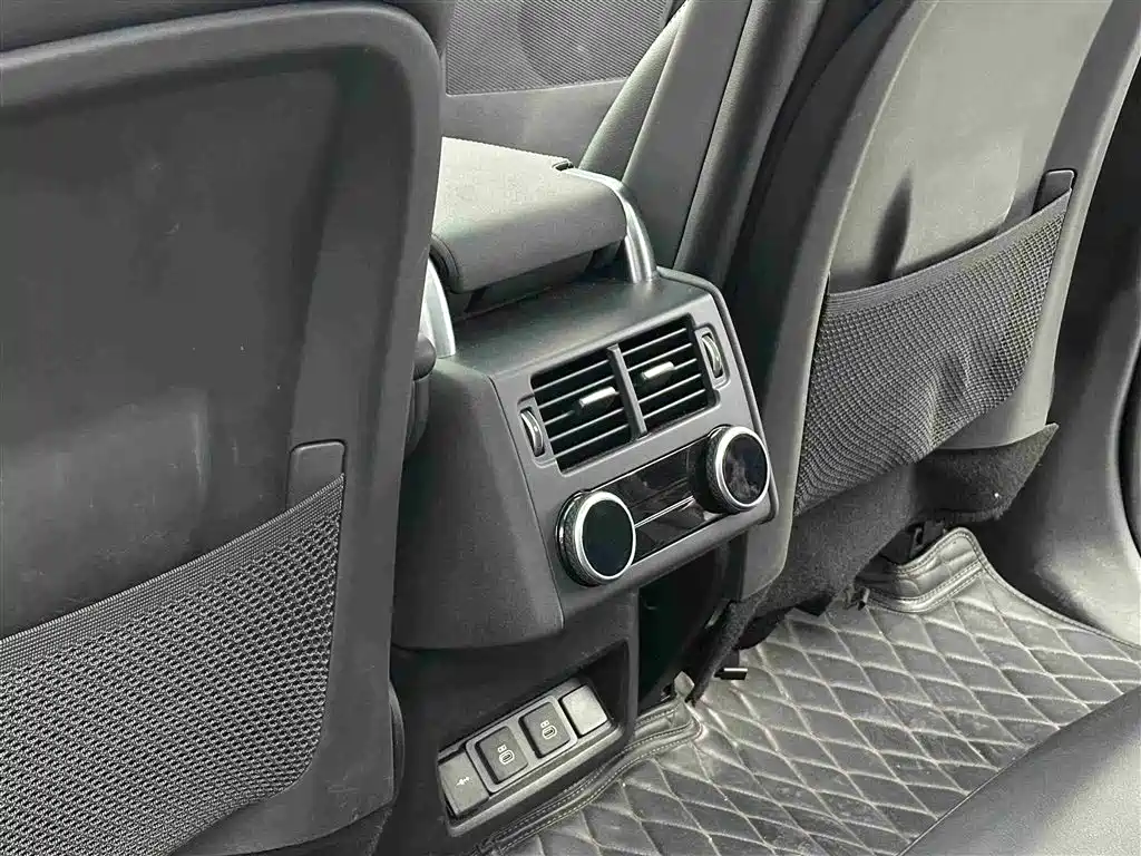 Land Rover Discovery 2024 360PS Dynamic SE фото 11