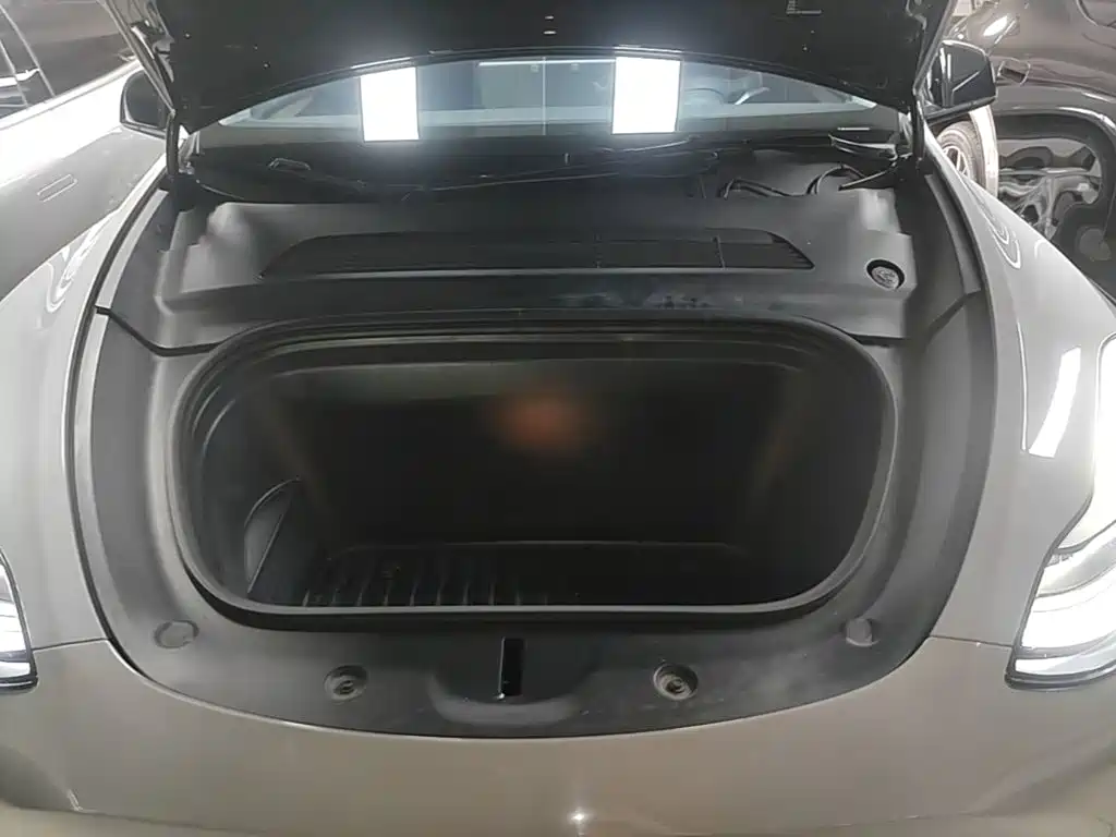 Фото 20 - Tesla Model Y