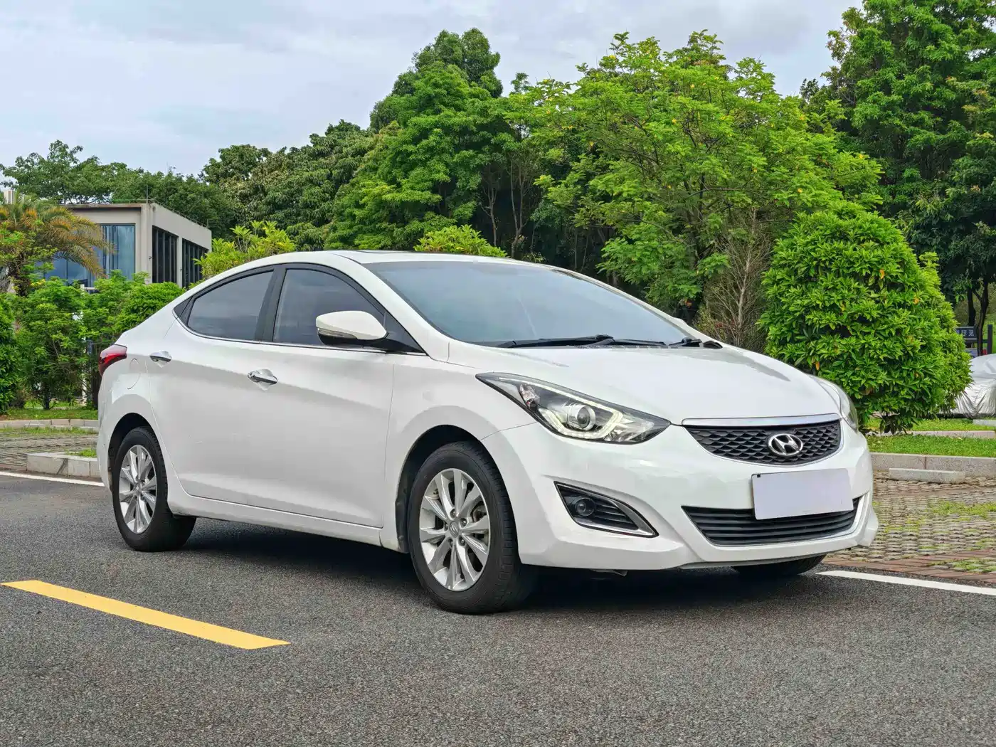 Hyundai Langdong 2016 1.6L Manual Fashion Model фото 2