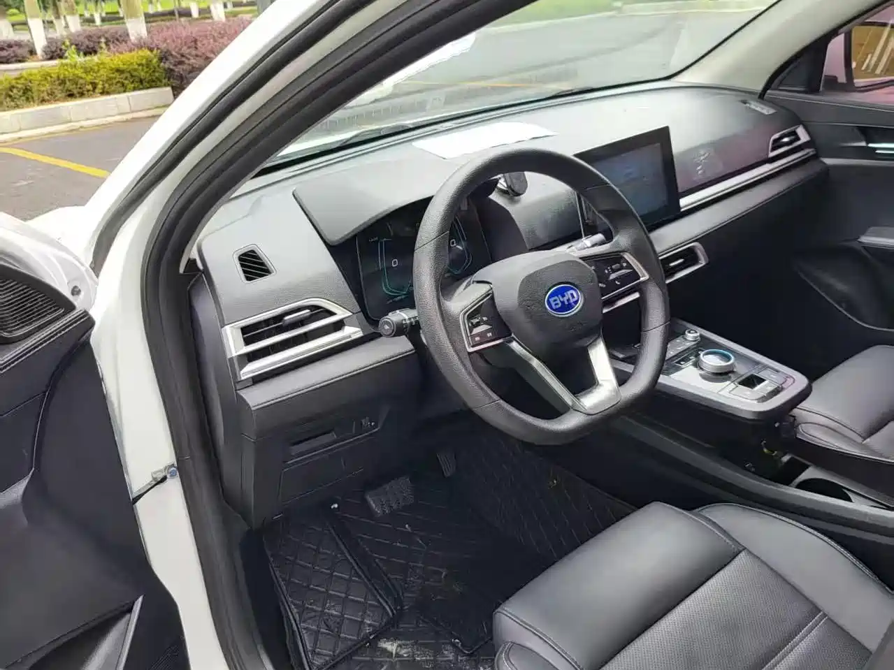 Photo 4 - BYD e2