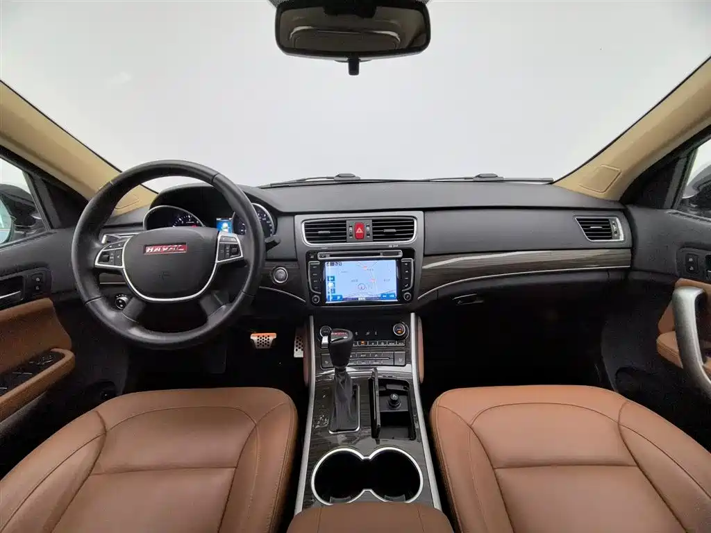 Haval H8 2015 2.0T 2WD Standard фото 5