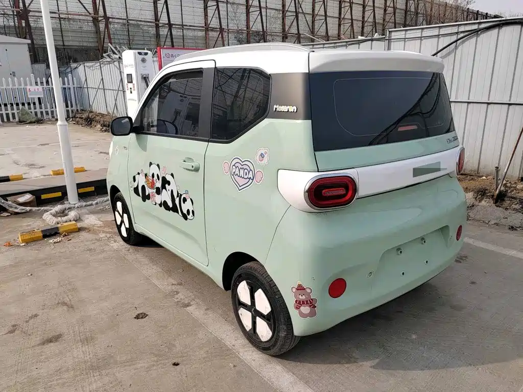 Фото 7 - Wuling Motors Hongguang MINIEV