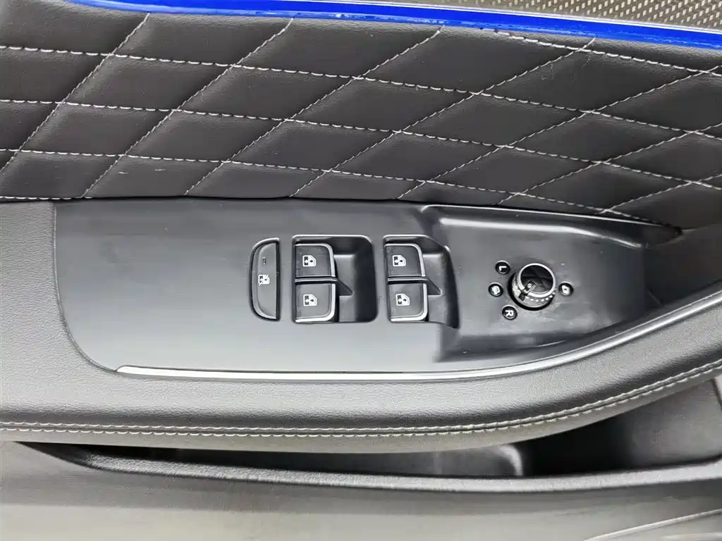 Hongqi HS5 2019 2.0T Smart Connect Enjoy 4WD Edition фото 9