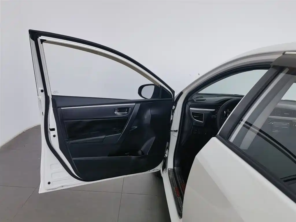 Toyota Levin 2014 1.8GS CVT Elite Edition фото 8