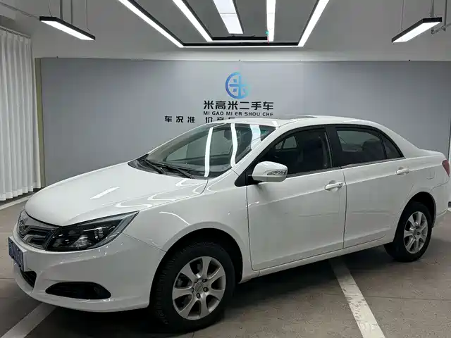 BYD BYD e5 2016 300 Luxury