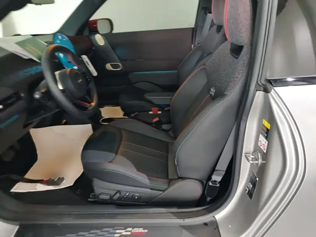 MINI Electric MINI JCW 2026 2025 Facelift JOHN COOPER WORKS