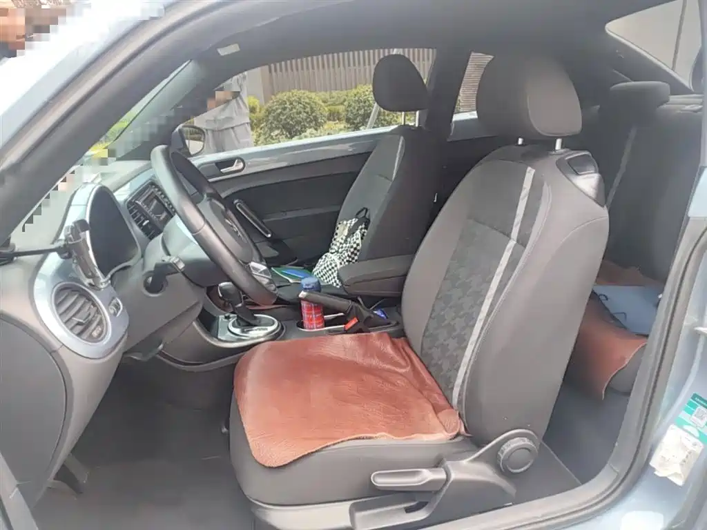 Volkswagen Beetle 2018 180TSI Easy Joy Edition фото 8