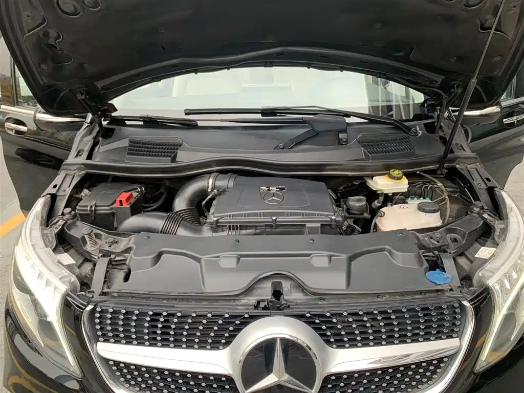 MERCEDES-BENZ V CLASS