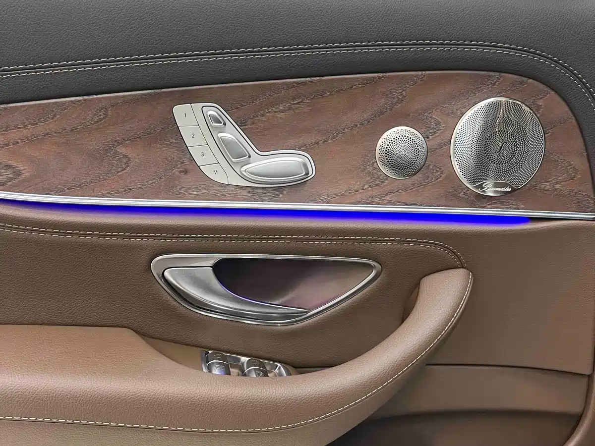 MERCEDES-BENZ E CLASS