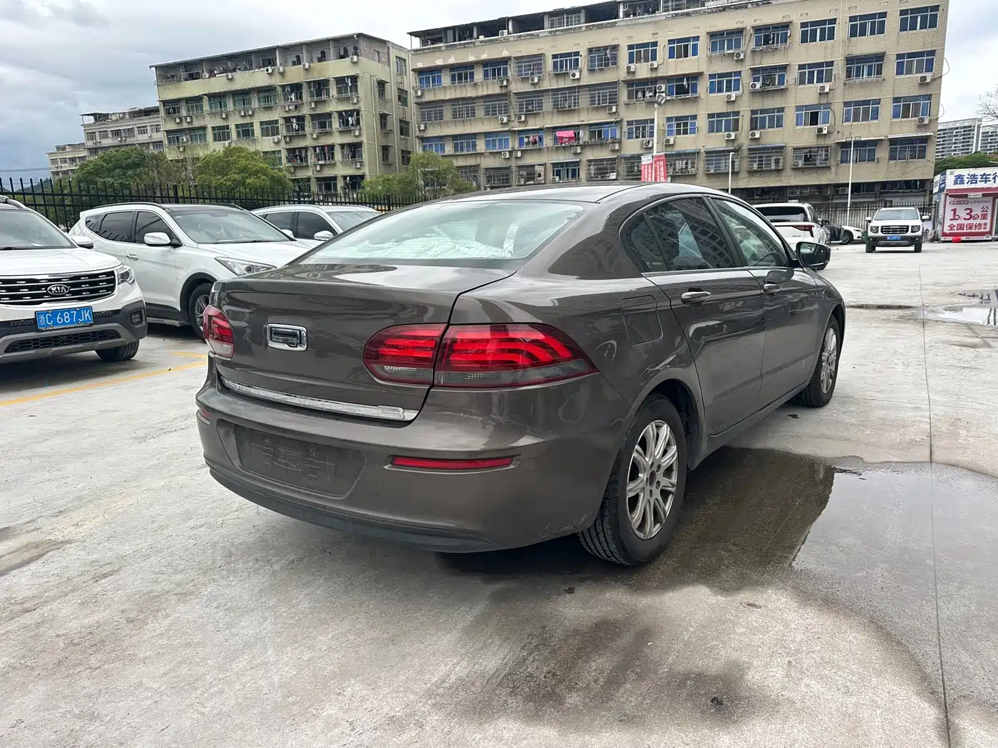 Qoros 3 2016 2016 Sedan 1.6L Automatic Zhiyue